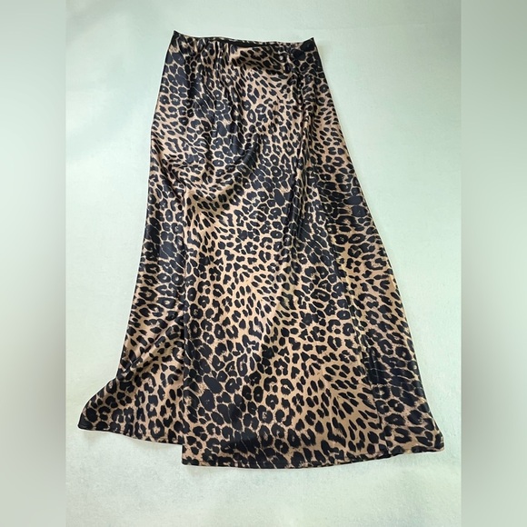 Leopard Print Satin Maxi Skirt High Waisted Elastic Waisted Size Medium - Picture 1 of 6